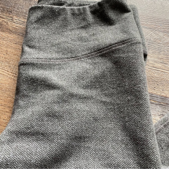 Old Navy Active Leggings - Picture 8 of 9